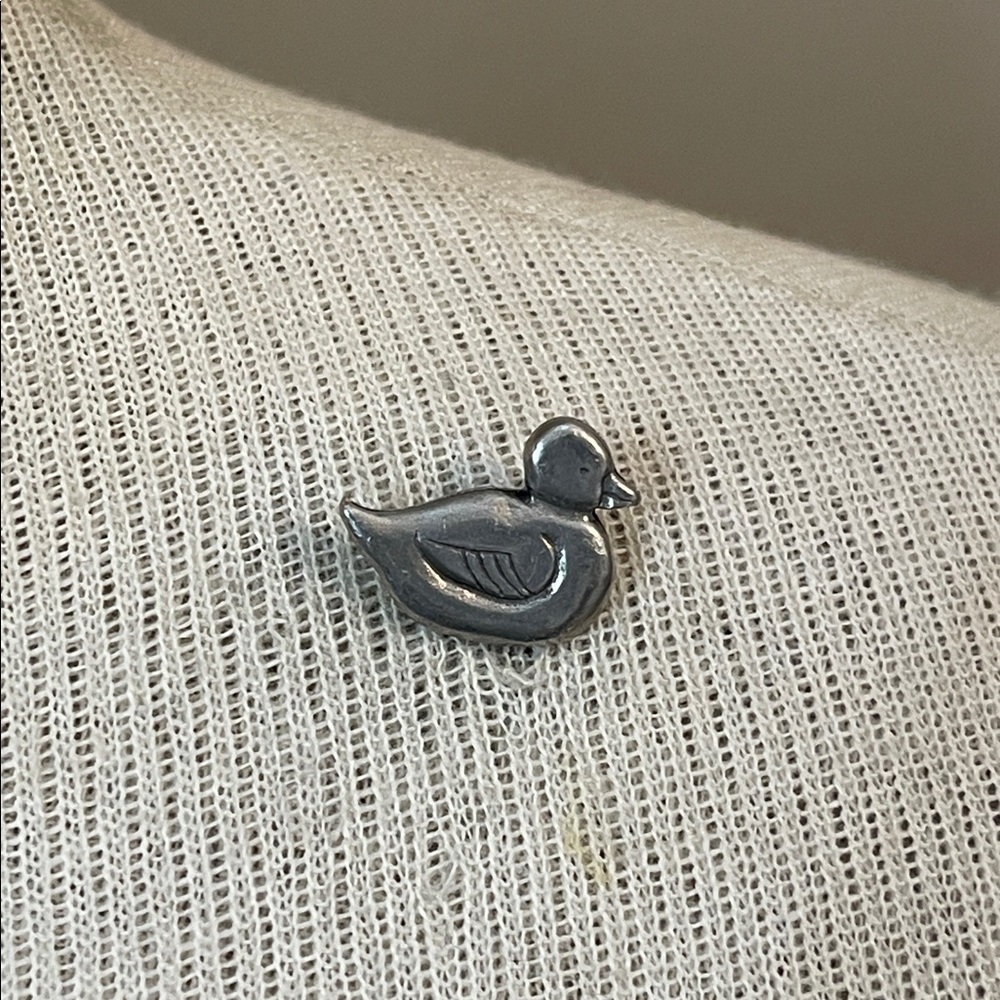 Vintage D.P. Limited Maiden Vermont Pewter Duck Pinback Pin - Picture 16 of 16